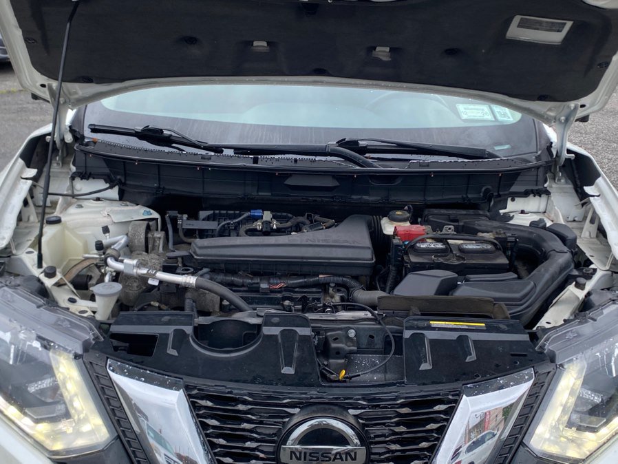 Used 2018 Nissan Rogue SV w/ Premium Package AWD/4WD image 2