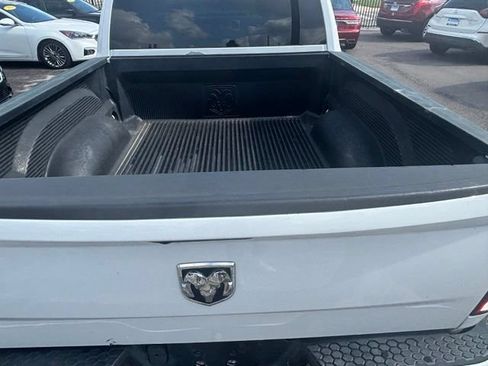 Used 2017 RAM 1500 Express RWD image 6