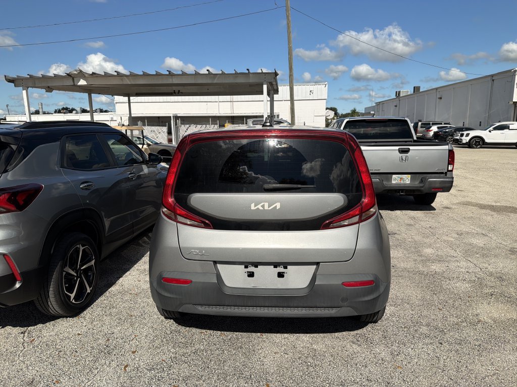 Certified 2022 Kia Soul LX FWD image 6