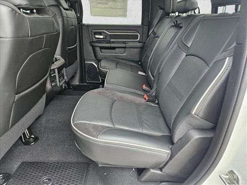 New 2026 RAM 2500 Laramie AWD/4WD image 16
