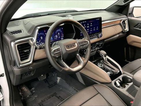 Used 2025 GMC Canyon Denali image 12