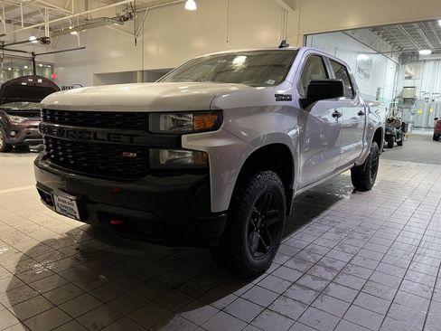 Used 2019 Chevrolet Silverado 1500 Custom Trail Boss w/ Custom Convenience Package image 4