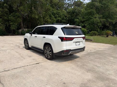 Used 2024 Lexus LX 600 4WD w/ Appearance Package image 4