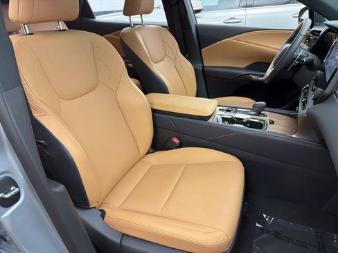 Used 2025 Lexus RX 350 Premium w/ Kick Sensor & Tow Package image 27