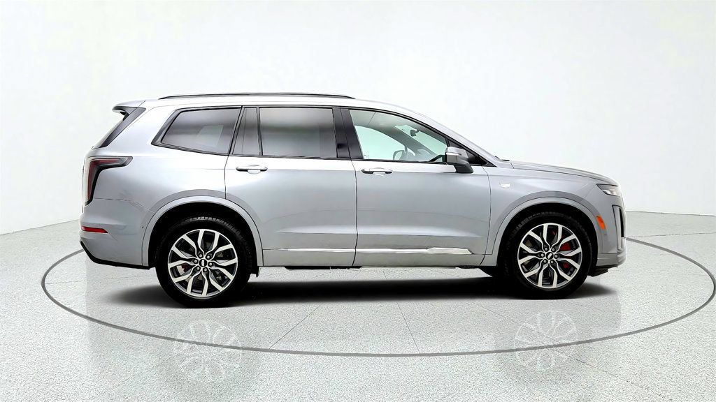 Used 2024 Cadillac XT6 Sport w/ Technology Package AWD/4WD image 4