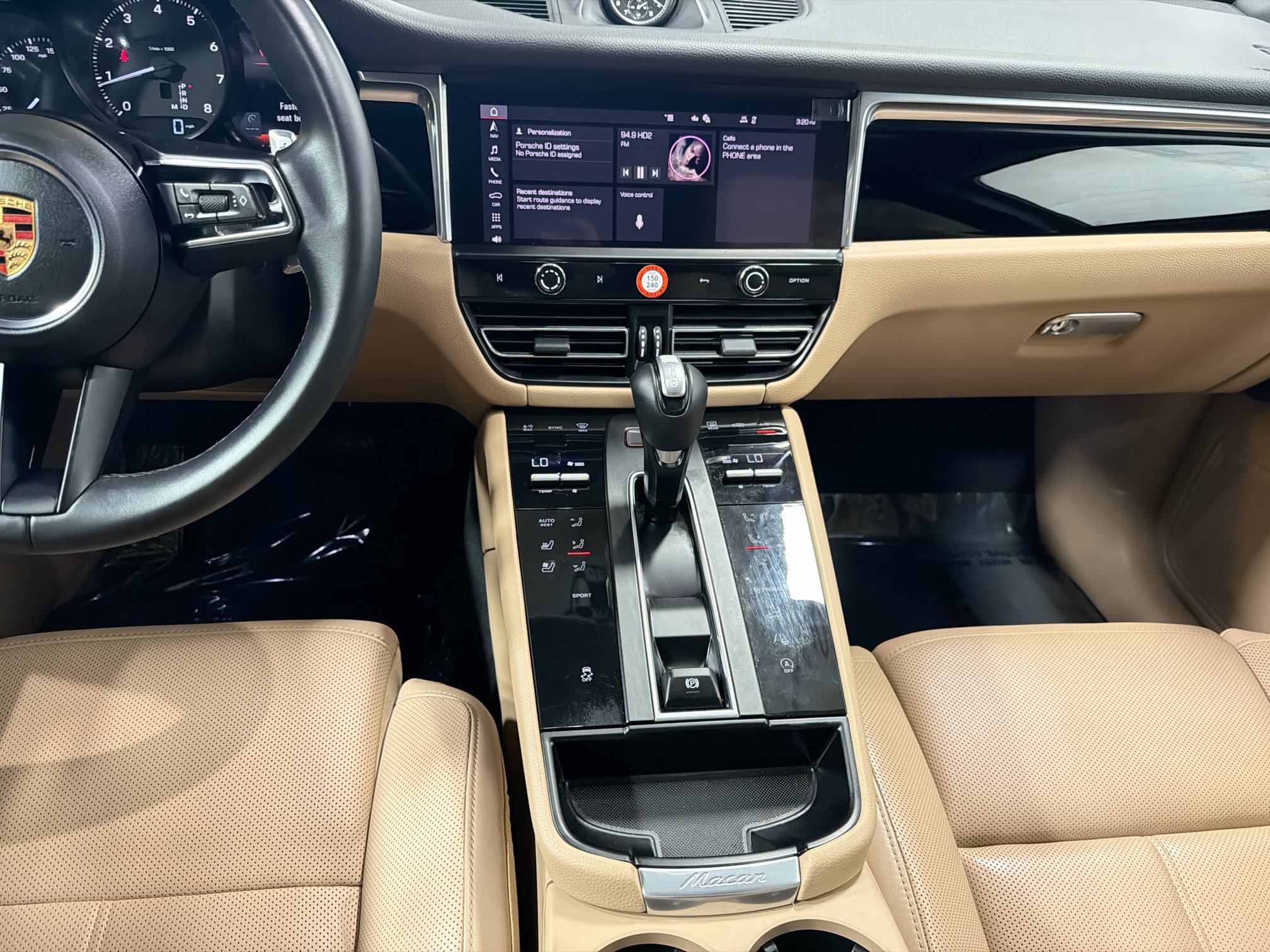 Certified 2026 Porsche Macan AWD/4WD image 19