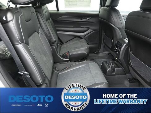 New 2025 Jeep Grand Cherokee L Altitude image 13