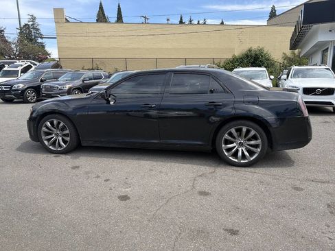 Used 2014 Chrysler 300 S RWD image 2