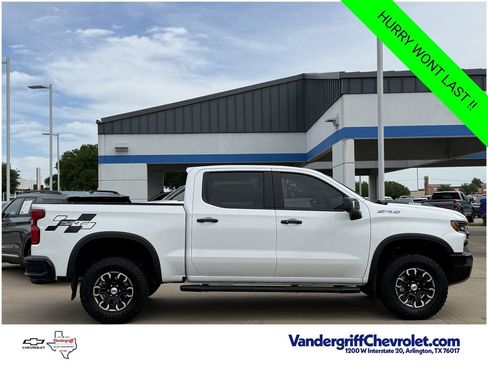 Certified 2024 Chevrolet Silverado 1500 ZR2 AWD/4WD image 3