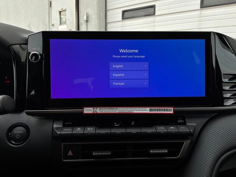 New 2026 Toyota Camry Hybrid FWD image 24