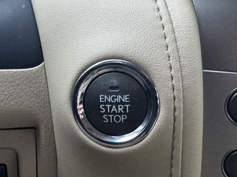 Used 2015 Lexus LX 570 4WD image 33