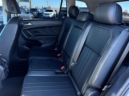 Used 2022 Volkswagen Tiguan SE w/ Panoramic Sunroof Package image 22