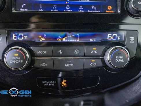 Used 2020 Nissan Rogue SL AWD/4WD image 21