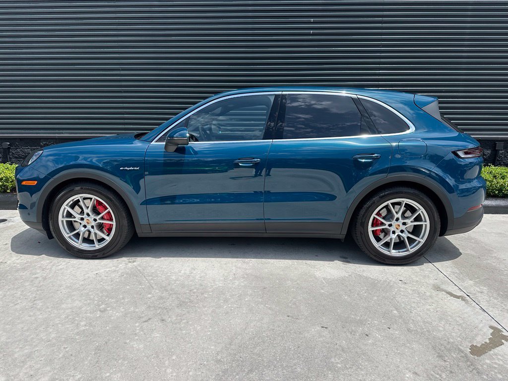 Certified 2026 Porsche Cayenne S AWD/4WD image 2