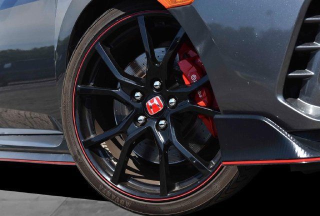 Used 2017 Honda Civic Type R image 3