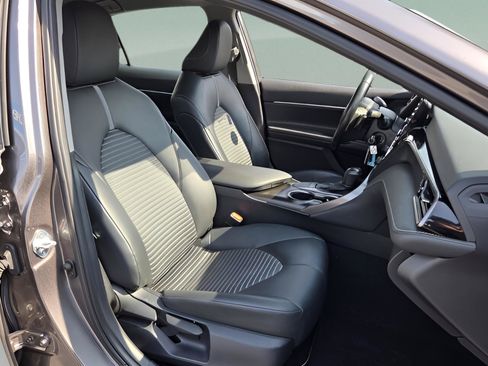 Used 2024 Toyota Camry SE FWD image 18