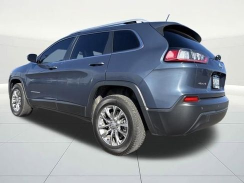 Used 2021 Jeep Cherokee Latitude Plus w/ Mopar Interior Package image 5