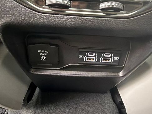 Used 2023 Jeep Grand Cherokee Summit AWD/4WD image 19