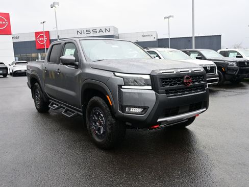 New 2026 Nissan Frontier PRO-4X w/ Pro-4x Convenience Package image 2