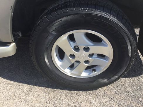 Used 2004 Toyota Sequoia SR5 RWD image 20