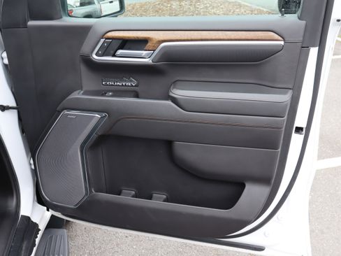 Used 2022 Chevrolet Silverado 1500 High Country w/ High Country Premium Package image 37