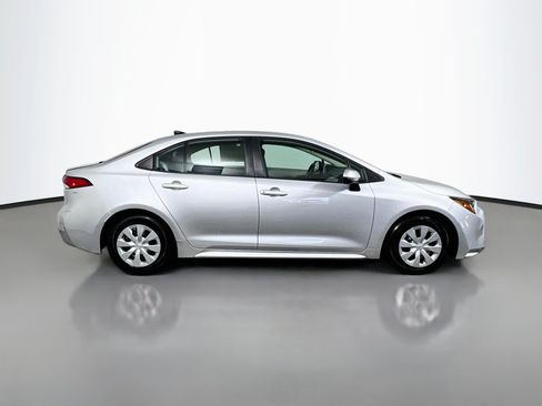 Used 2022 Toyota Corolla L FWD image 3