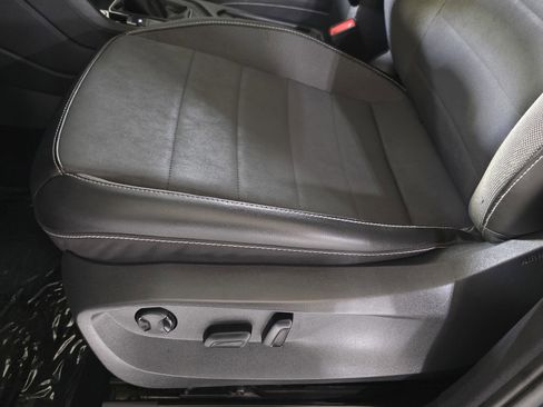 Used 2023 Volkswagen Taos SE image 23