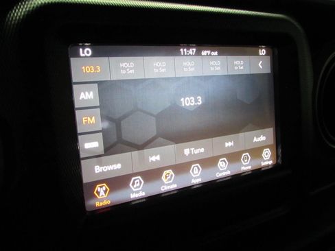 Used 2023 Jeep Gladiator Sport AWD/4WD image 26