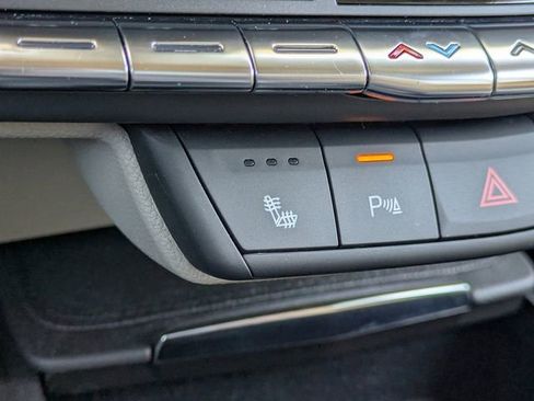 Certified 2023 Cadillac XT4 Luxury w/ Cold Weather Package image 24