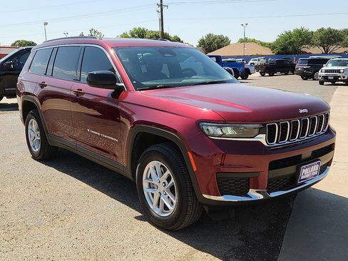 Used 2025 Jeep Grand Cherokee L Laredo w/ Luxury Tech Group I RWD image 4