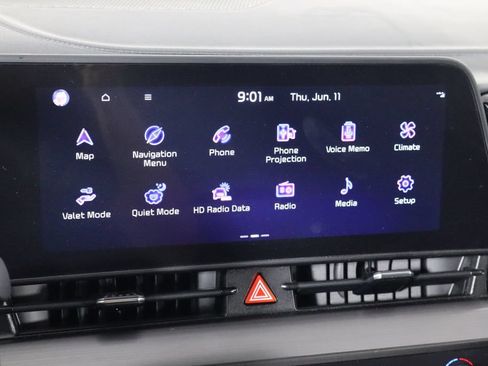 Used 2024 Kia Sportage EX FWD image 28