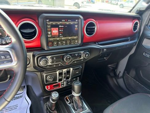 Used 2022 Jeep Wrangler Unlimited Rubicon AWD/4WD image 18