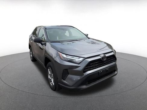 Used 2025 Toyota RAV4 LE AWD/4WD image 3