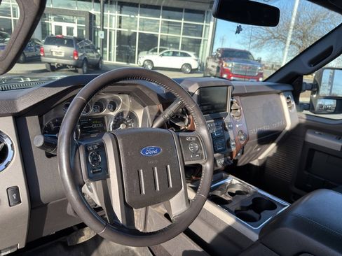 Used 2016 Ford F250 Lariat w/ Lariat Interior Package image 16