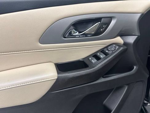 Used 2023 Chevrolet Traverse LS w/ LPO, Cargo Package FWD image 9