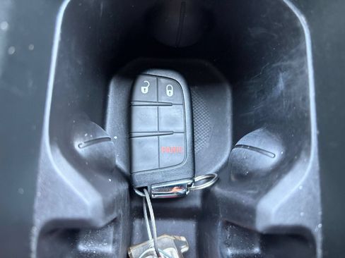 Used 2025 Jeep Compass Trailhawk AWD/4WD image 21