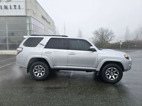 Used 2024 Toyota 4Runner TRD Off-Road Premium image 8