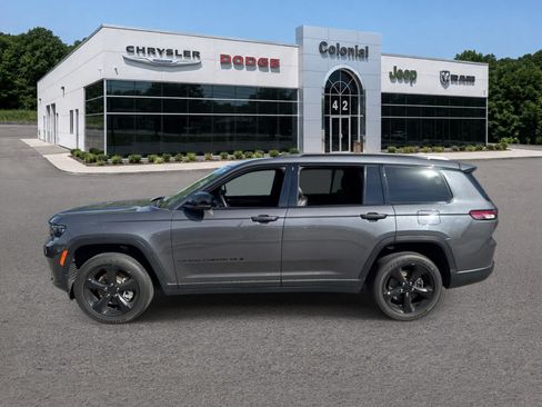 Used 2023 Jeep Grand Cherokee L Laredo AWD/4WD image 3