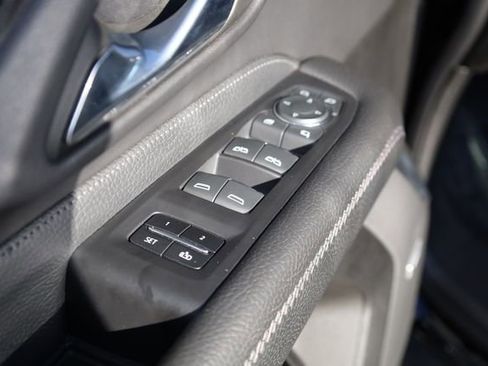 Used 2023 GMC Yukon Denali image 15