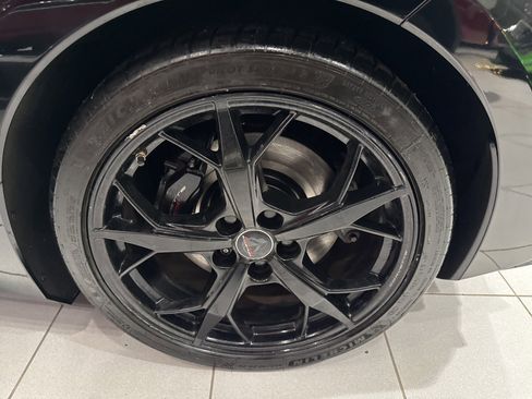 Used 2022 Chevrolet Corvette Stingray Coupe w/ Z51 Performance Package image 9