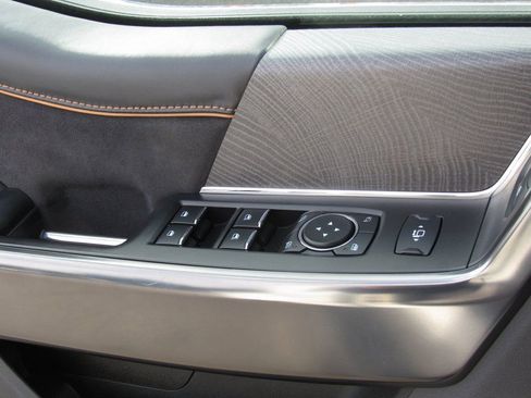 Certified 2024 Ford F450 Platinum w/ FX4 Off-Road Package image 44