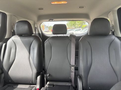 Used 2026 Kia Carnival FWD image 33