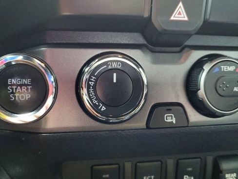 Used 2021 Toyota Tacoma TRD Off-Road w/ Technology Package image 22