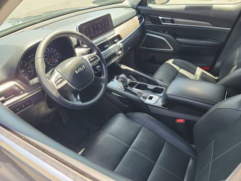 Used 2022 Kia Telluride SX FWD image 3