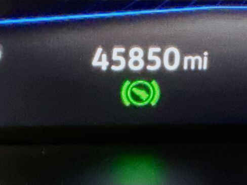 Used 2024 Volkswagen Taos SE image 19