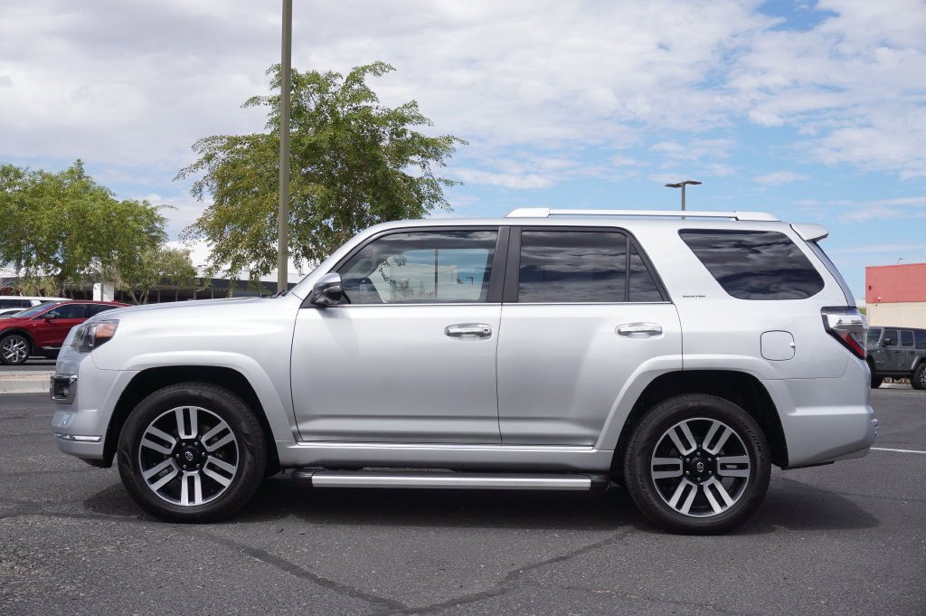 Used 2022 Toyota 4Runner Limited AWD/4WD image 2