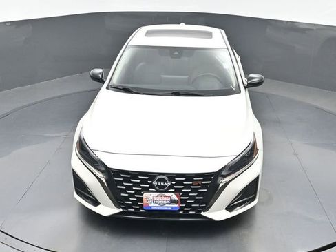 Used 2025 Nissan Altima 2.5 SR w/ SR Premium Package FWD image 28