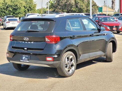 New 2025 Hyundai Venue SEL image 4