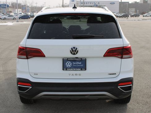 Certified 2023 Volkswagen Taos SE w/ Panoramic Sunroof Package image 5
