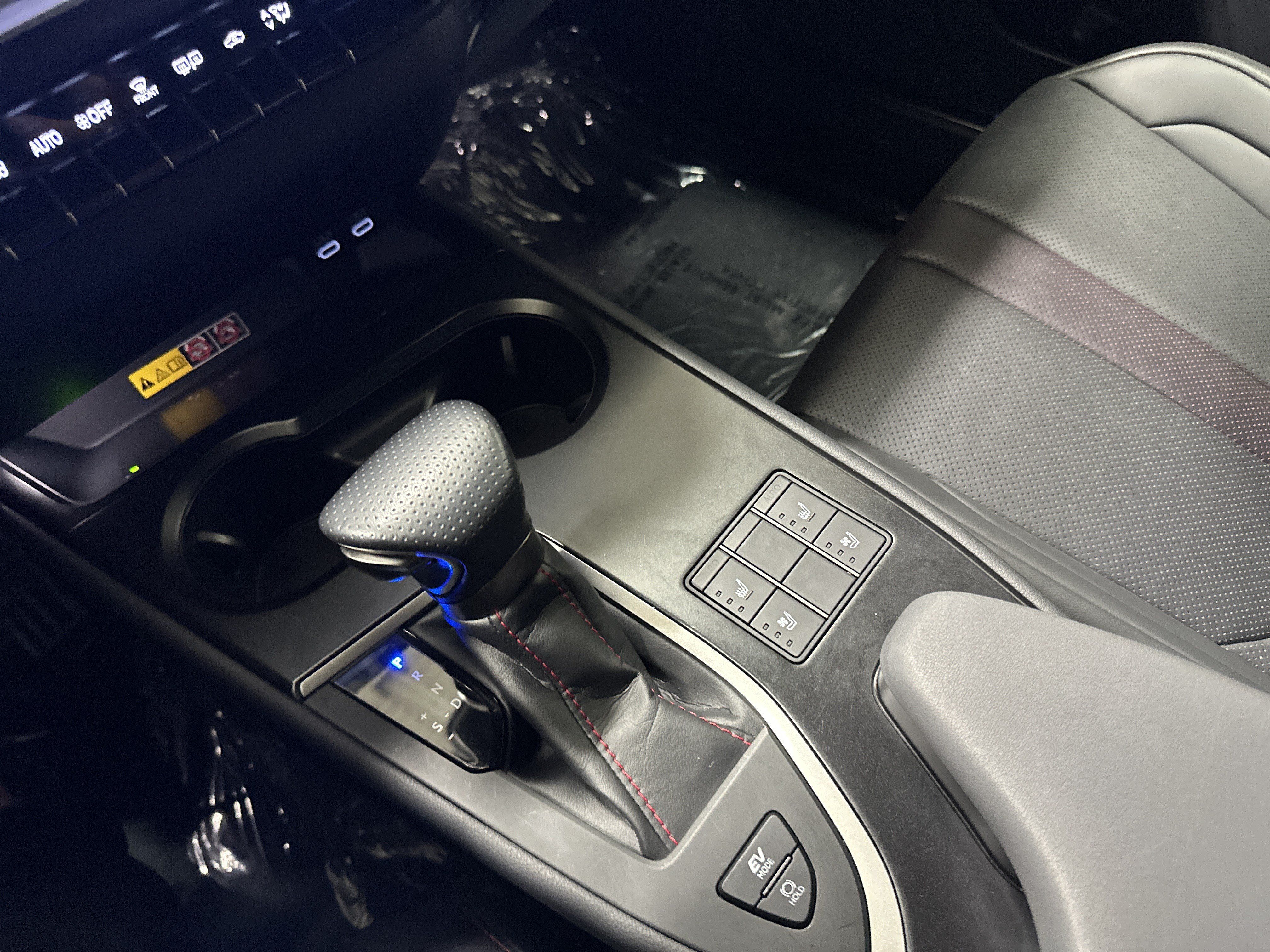 Certified 2024 Lexus UX 250h F Sport FWD image 26